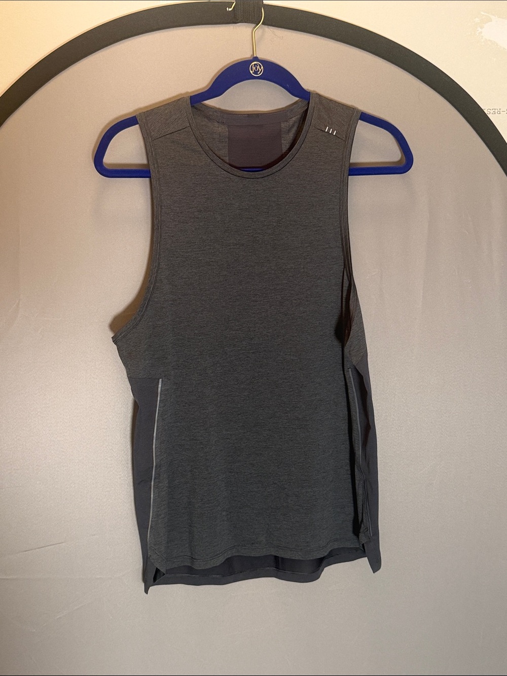 Men’s lululemon Gray Sleeveless Athletic Tank Top